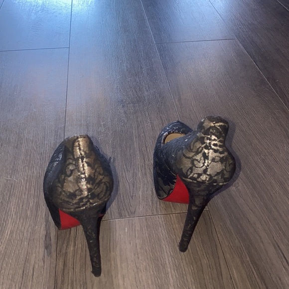 Red bottoms - Picture 4 of 14